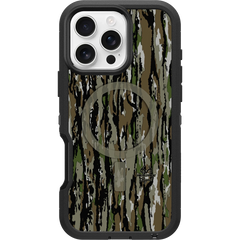 iPhone 16 Pro Max Defender Series Pro XT Case with MagSafe Realtree